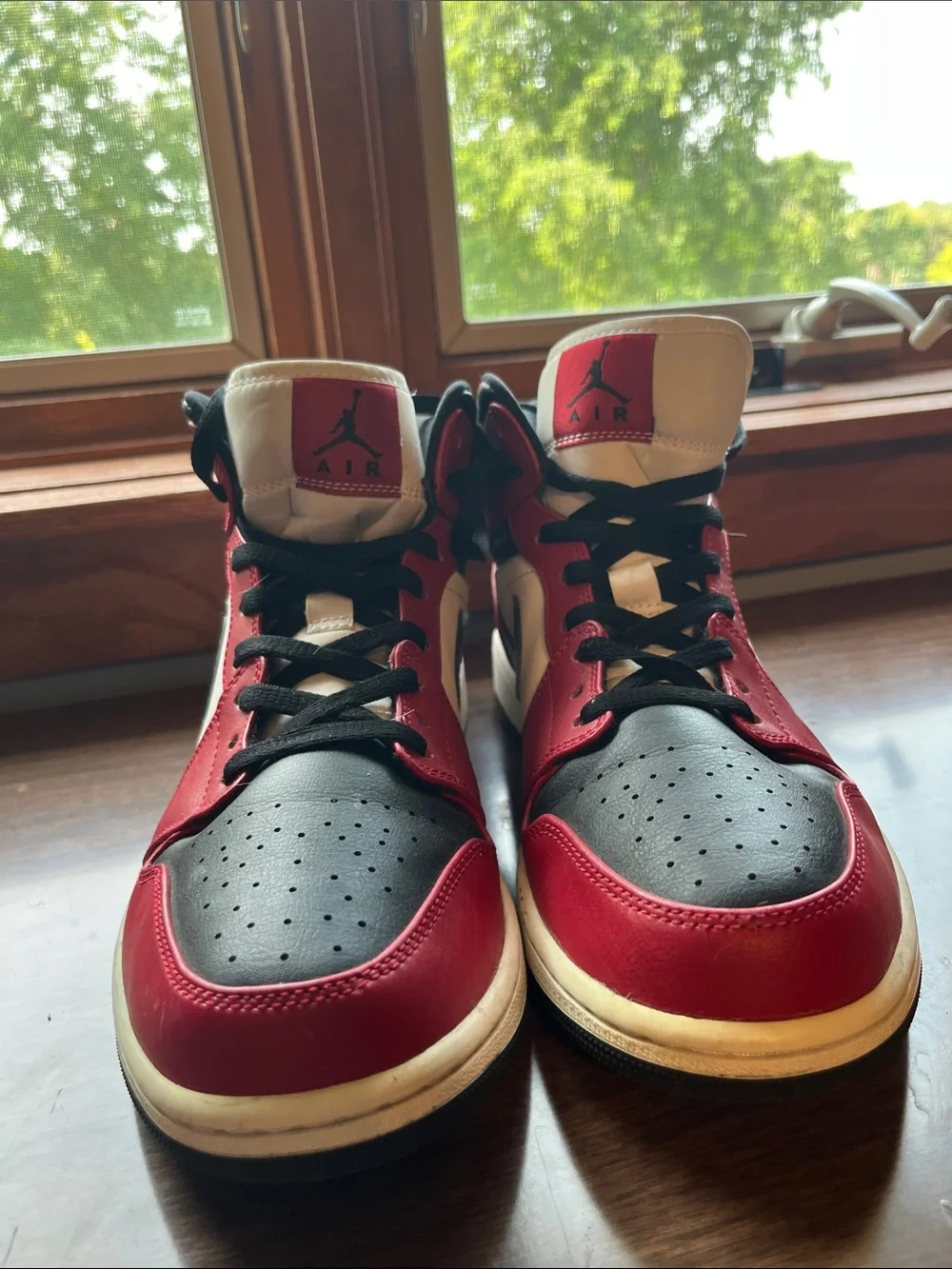 Jordan mid Sneakers Chicago home color way